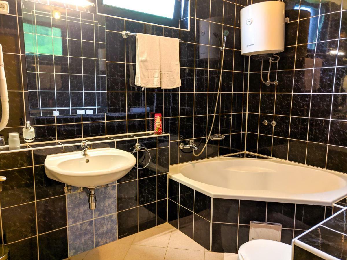 Motel Stecak Jajce Exteriör bild